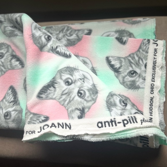 Fleece Cat Print by Joann Fabrics - Picture 2 of 3